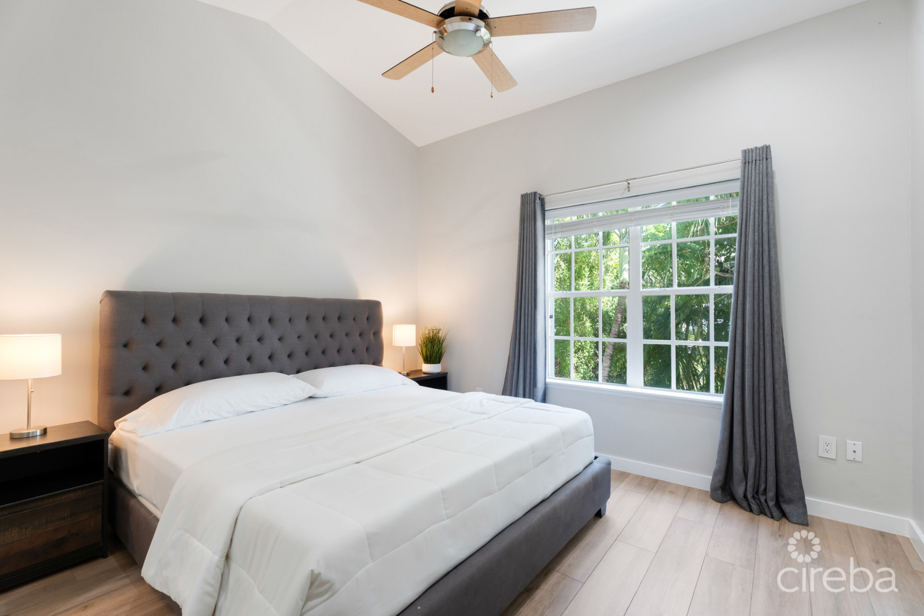 SUNSET RETREAT 40, GEORGE TOWN CONDO