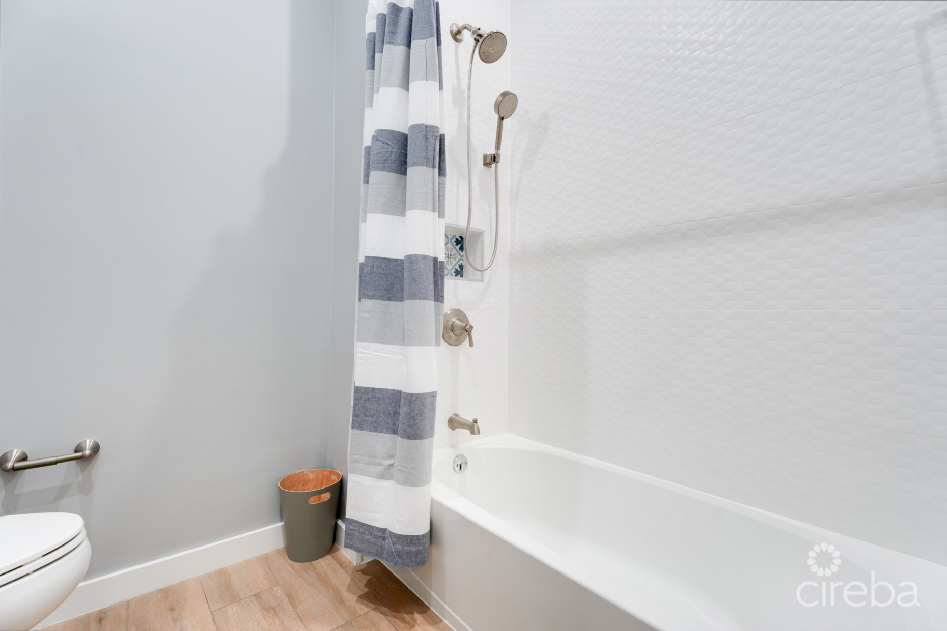 SUNSET RETREAT 40, GEORGE TOWN CONDO