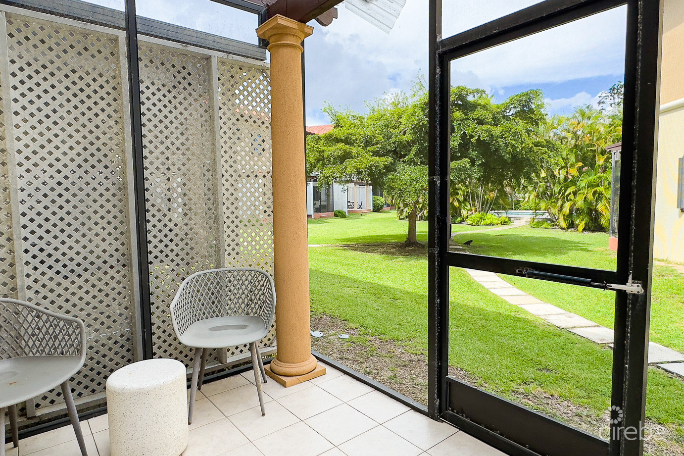 2 BED TOWNHOUSE GEORGE TOWN HILTON ESTATES