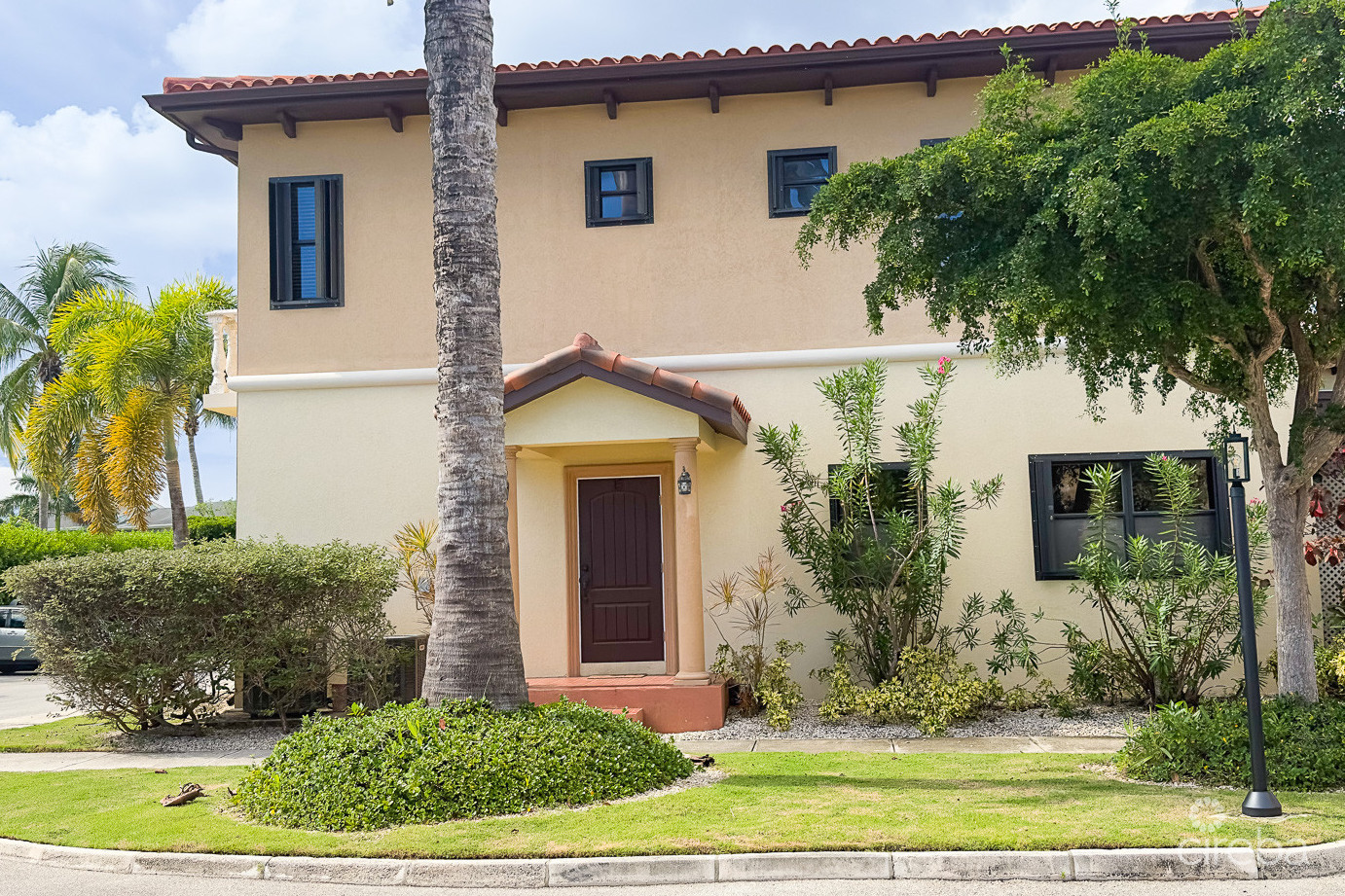 2 BED TOWNHOUSE GEORGE TOWN HILTON ESTATES