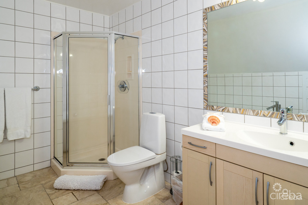 VILLA LA PLAYA, CAYMAN KAI HOME