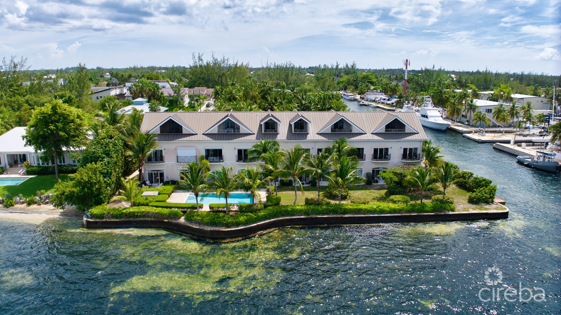 OCEANFRONT CORNER UNIT- HARBOUR POINT VILLA #5