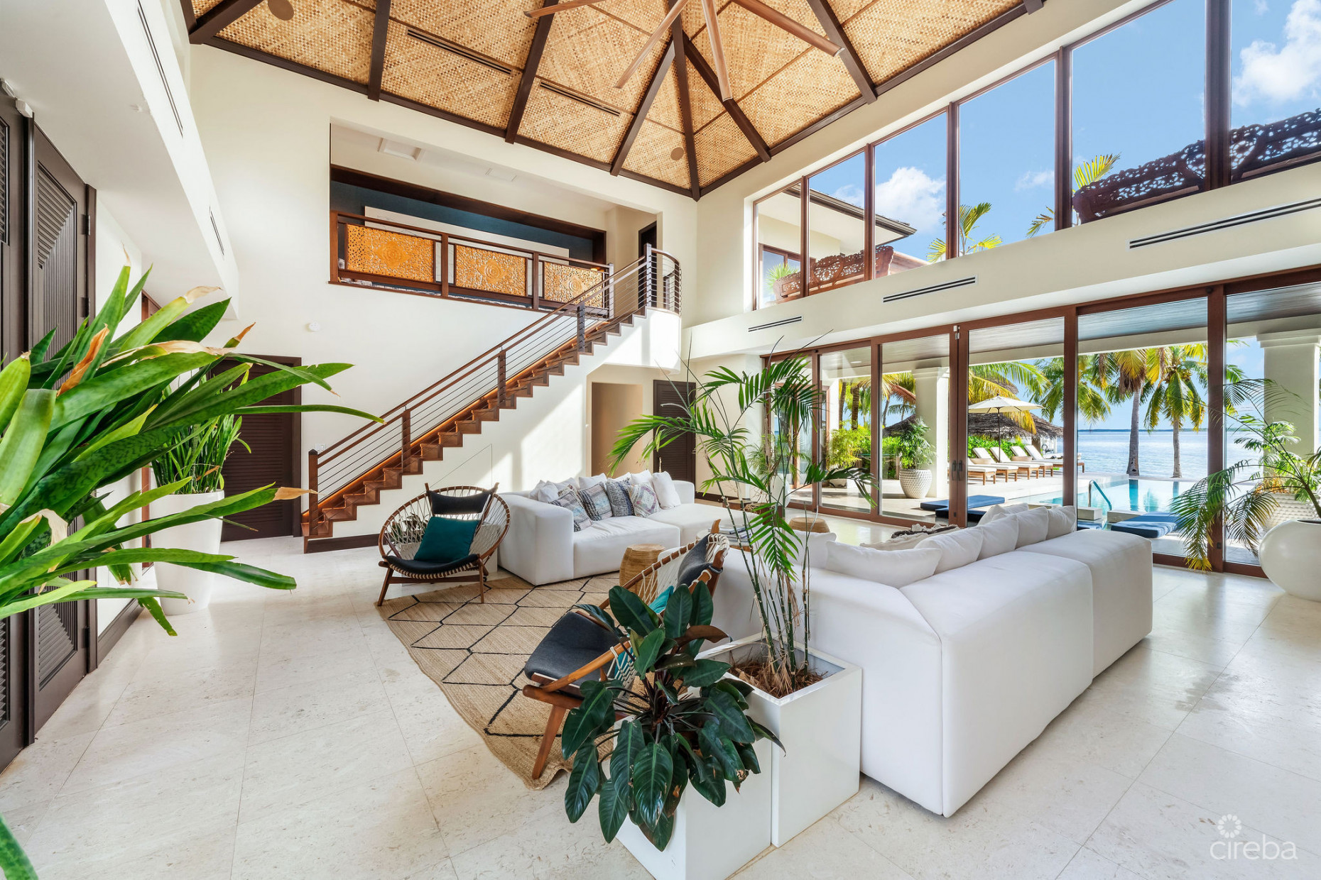 KEMPA KAI, BEACHFRONT HOME