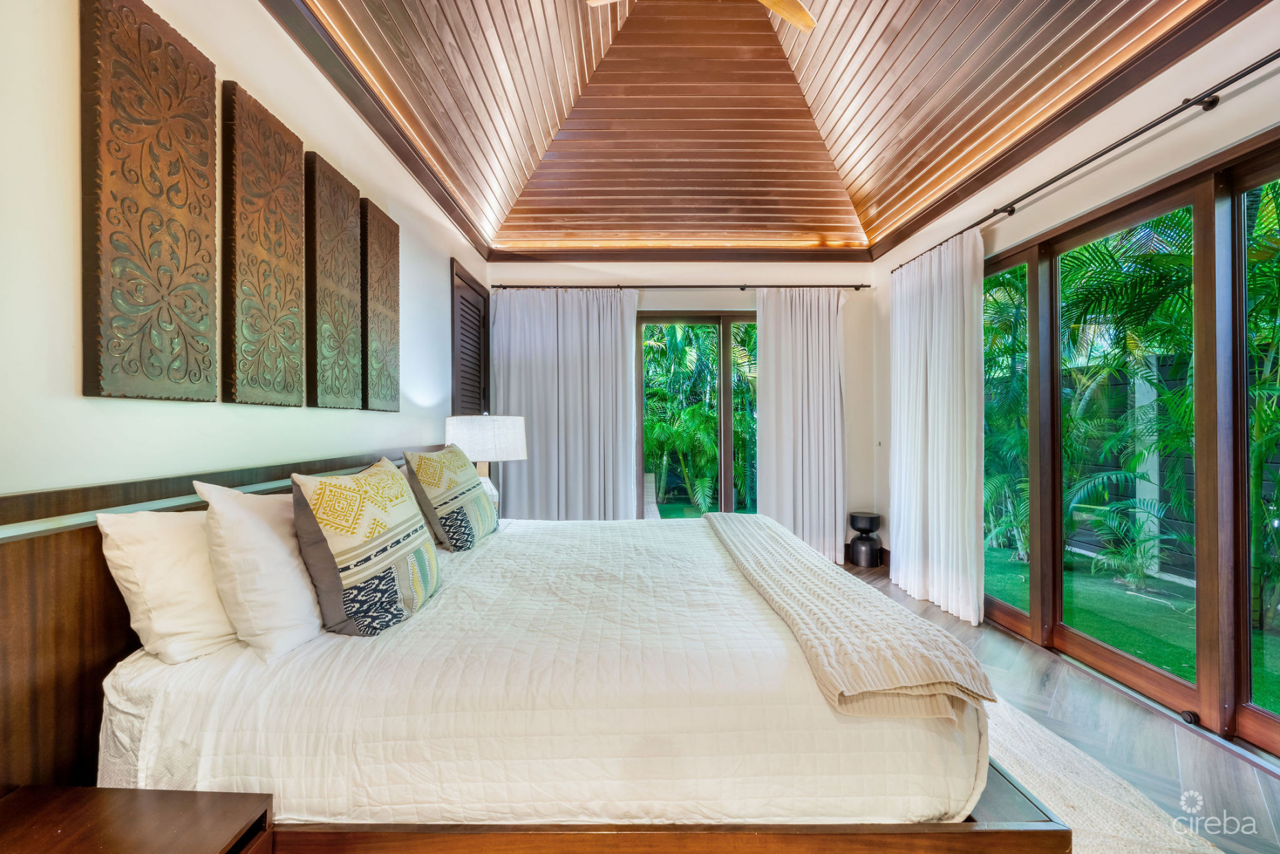 KEMPA KAI, BEACHFRONT ESTATE WITH 0.66 ACRE PARCEL