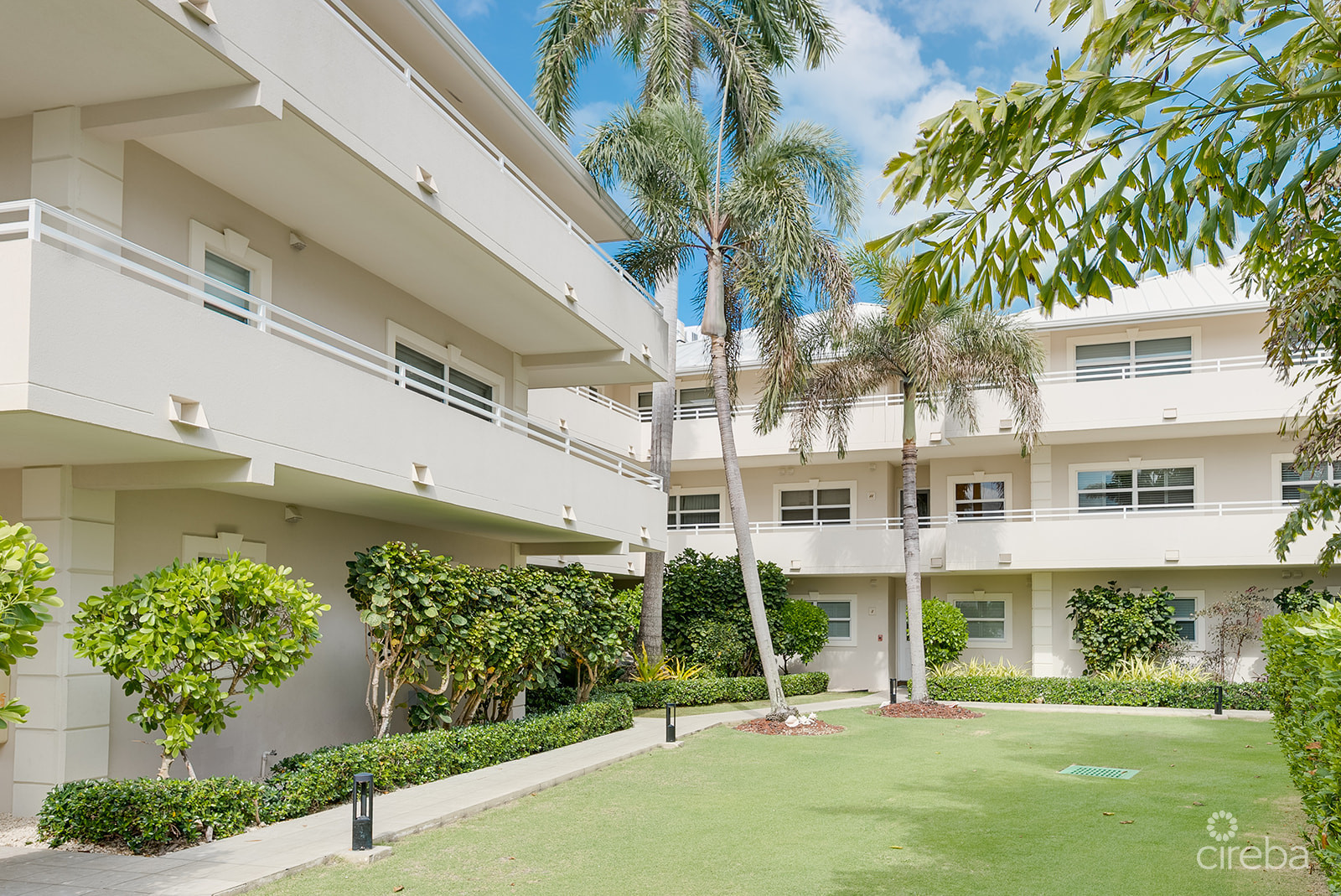 SEVEN MILE BEACHFRONT  CONDO, CAYMAN CLUB
