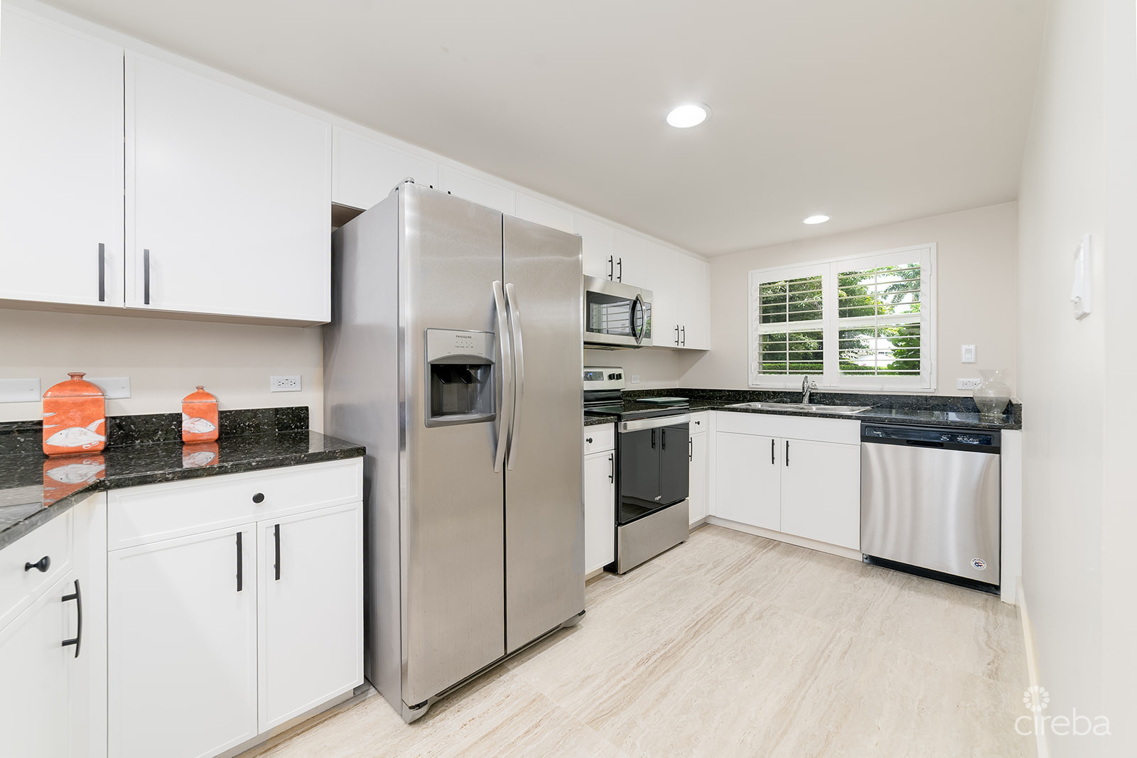 SEVEN MILE BEACHFRONT  CONDO, CAYMAN CLUB