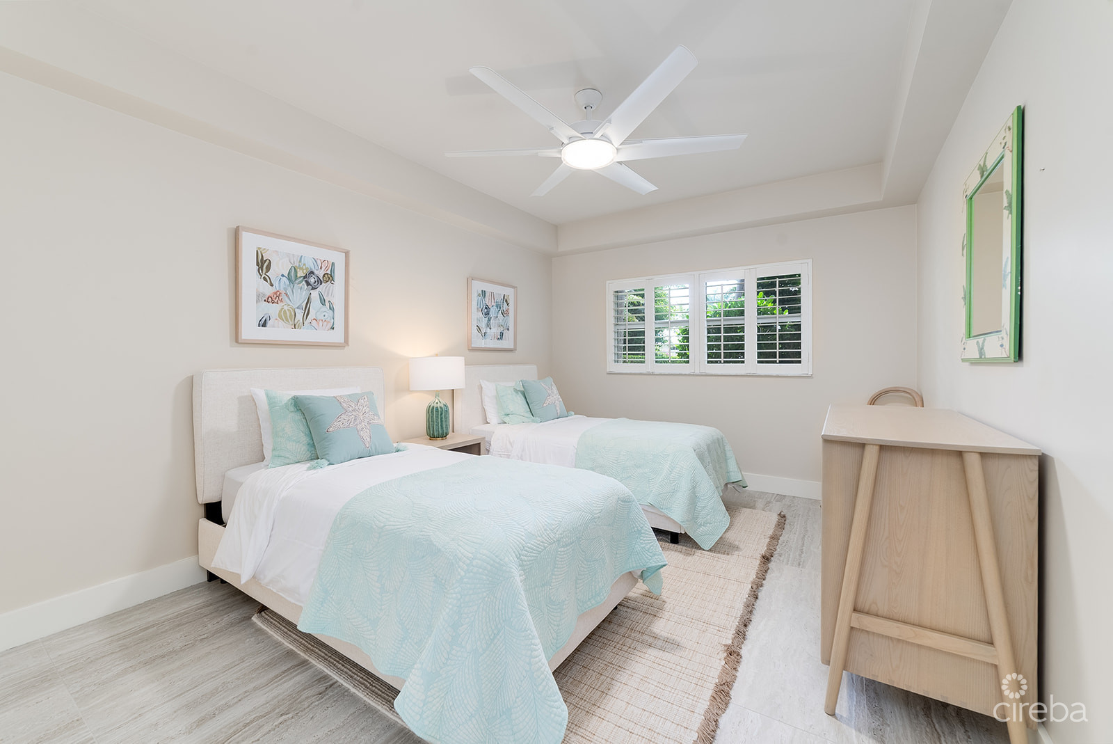 SEVEN MILE BEACHFRONT  CONDO, CAYMAN CLUB