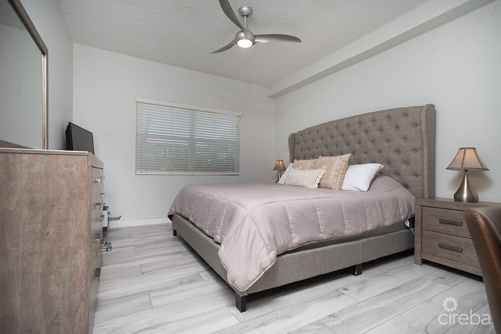 2 BED CONDO SEVEN MILE BEACH  PLANTATION VILLAGE