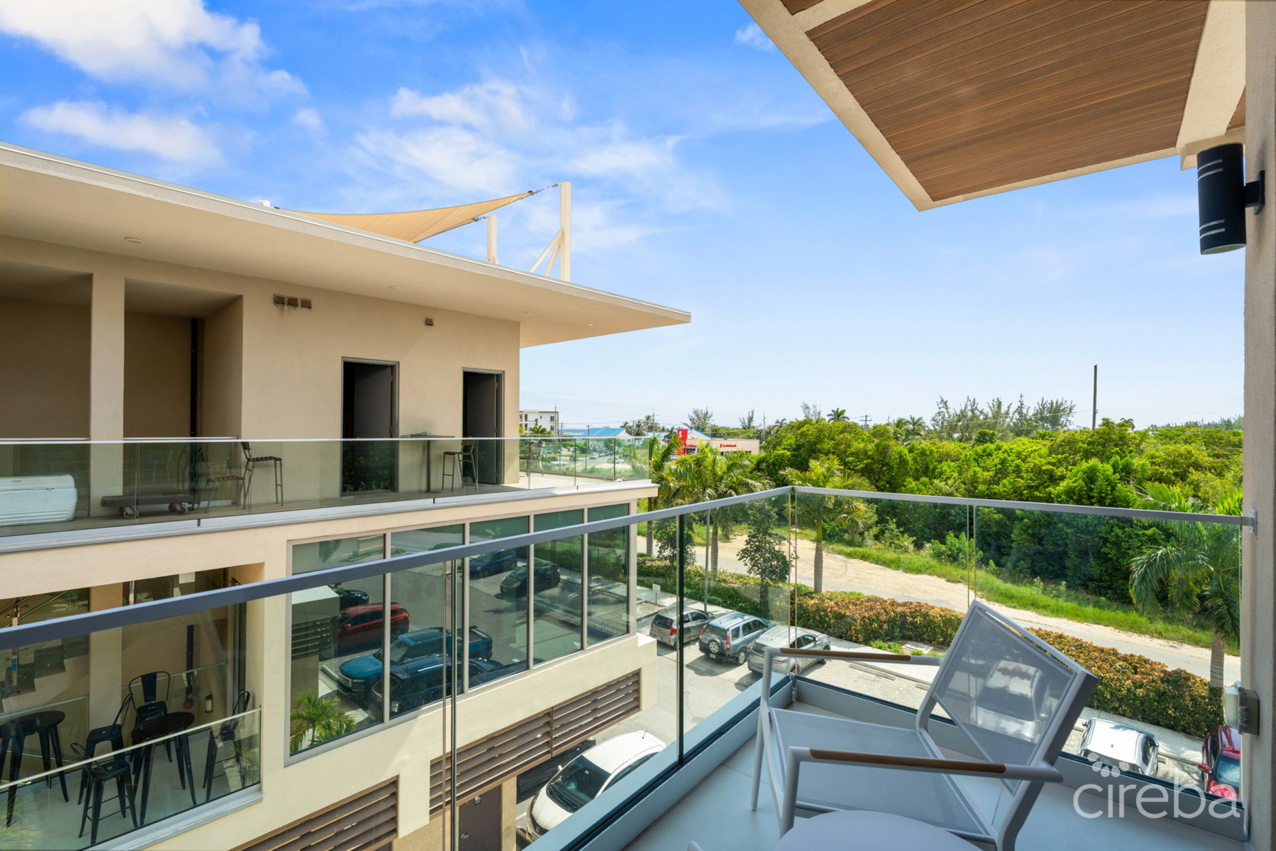 HARBOUR WALK 202 | 1 BED + DEN | CORNER UNIT