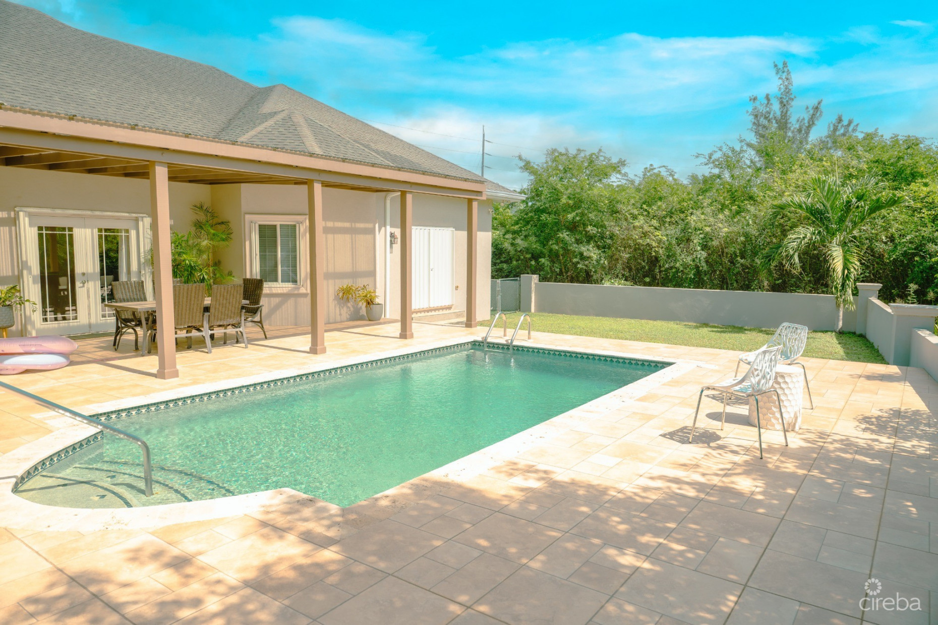 4 BEDROOM BEAUTIFUL FAMILY HOME IN SAVANNAH