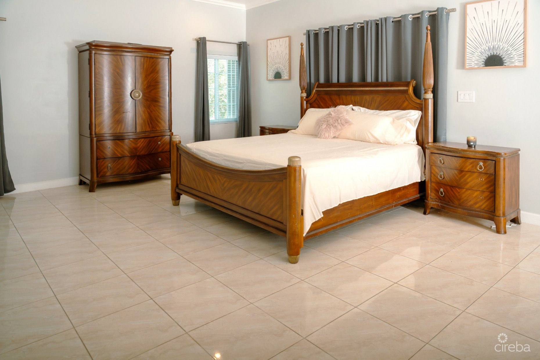 4 BEDROOM BEAUTIFUL FAMILY HOME IN SAVANNAH