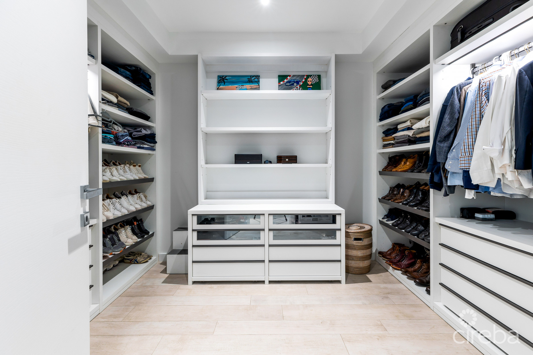 TIDES -  BEACHFRONT, LUXURY 4 BEDROOM CONDO WITH TERRACE