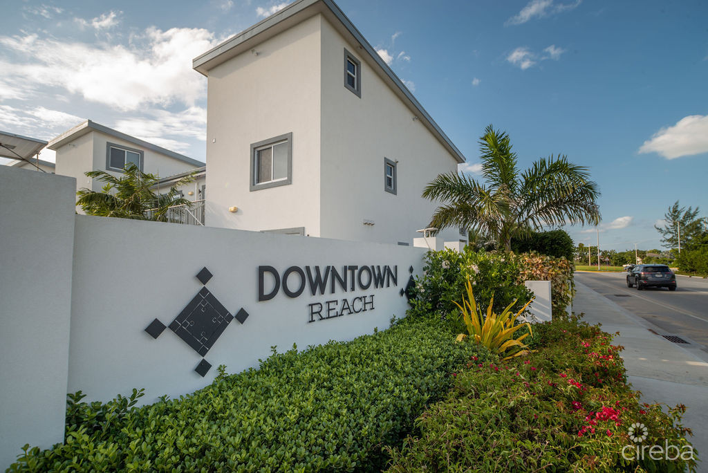 1 BED CONDO DOWNTOWN REACH