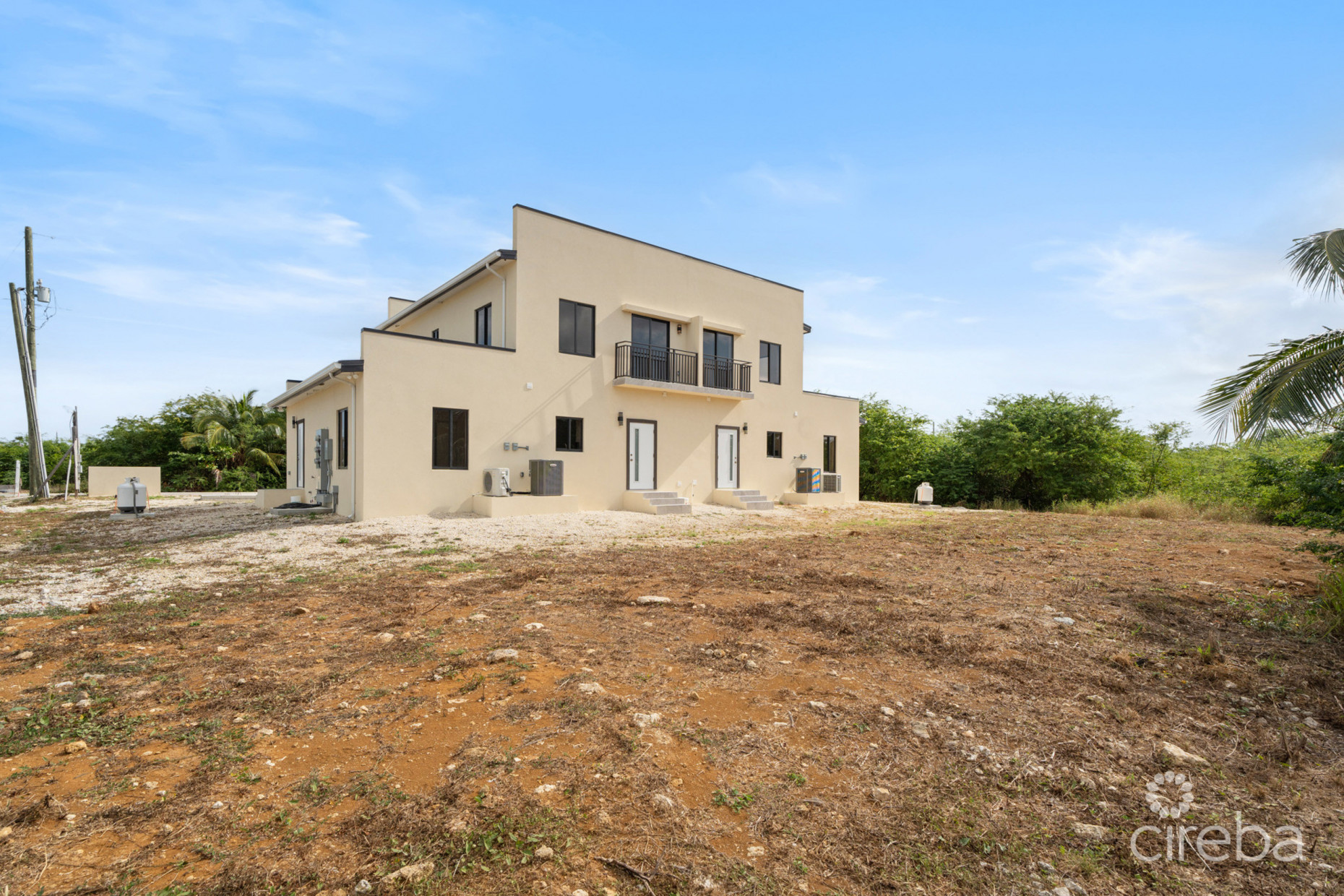 #2 BRAND NEW 3 BED 3.5 BATH DUPLEX -  LOOKOUT GARDENS