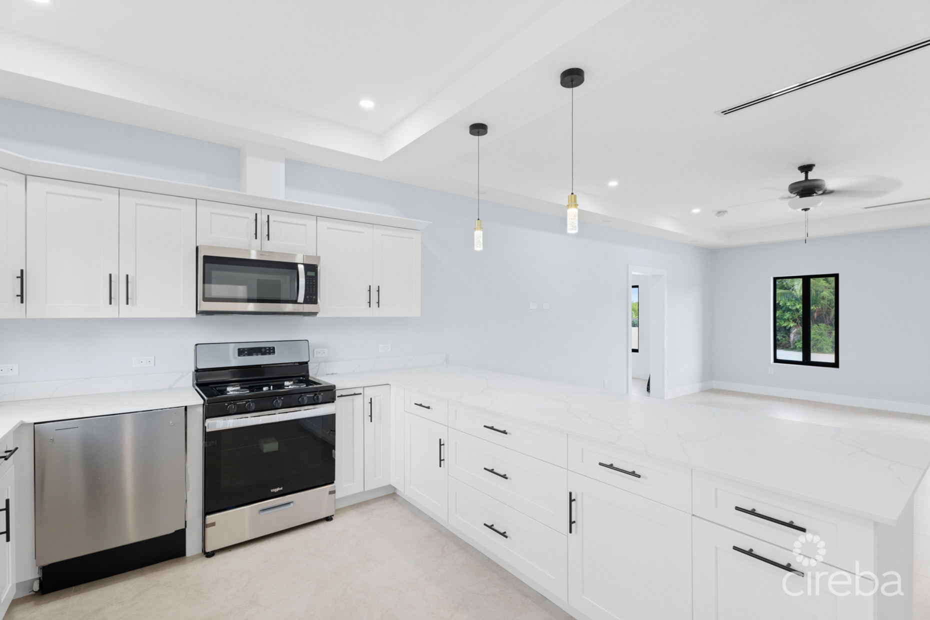 #2 BRAND NEW 3 BED 3.5 BATH DUPLEX -  LOOKOUT GARDENS