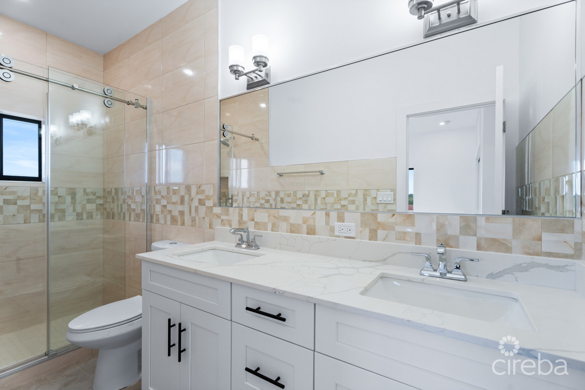 #2 BRAND NEW 3 BED 3.5 BATH DUPLEX -  LOOKOUT GARDENS