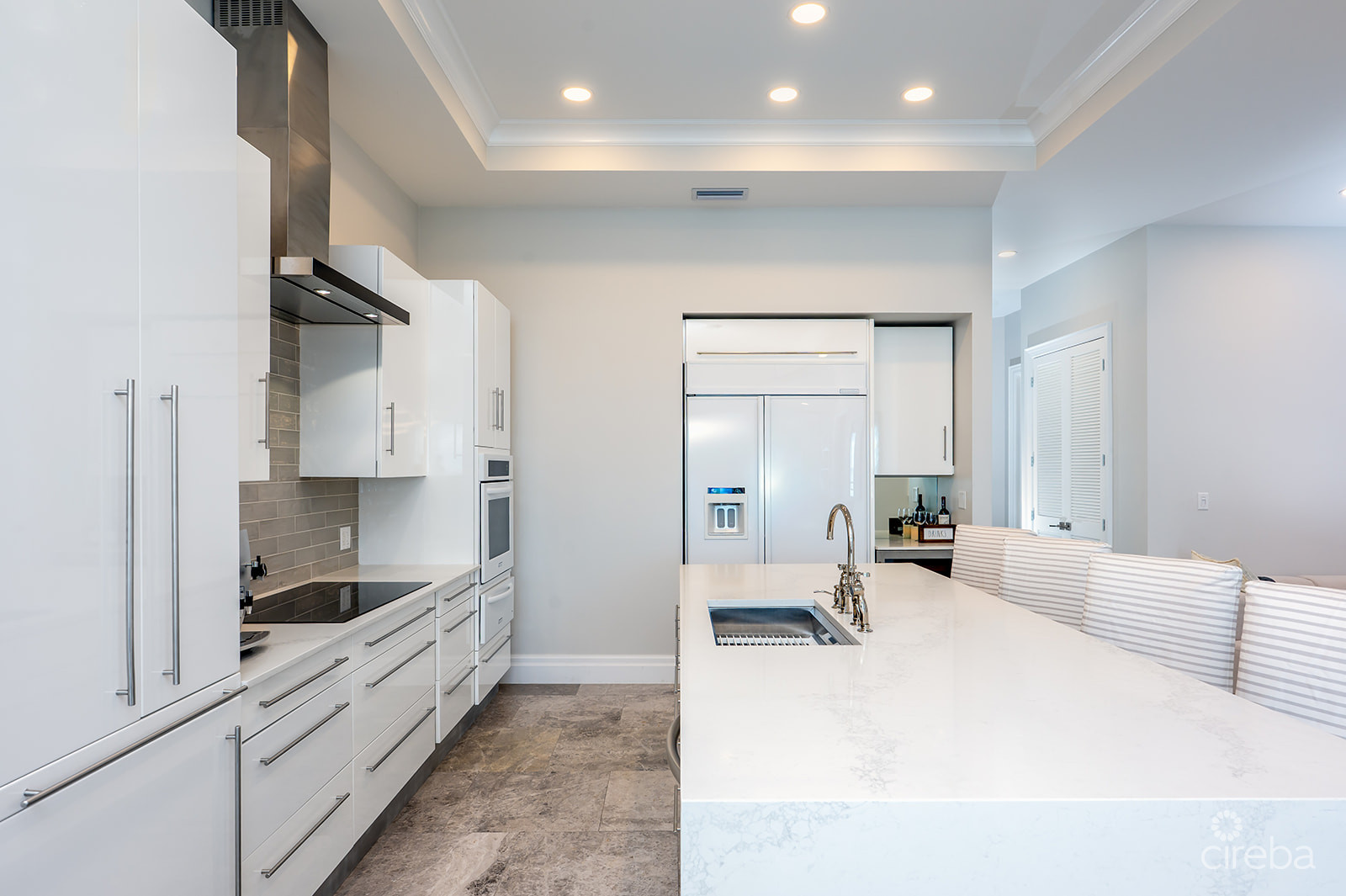 THE PINNACLE VILLA 30 & GARAGE