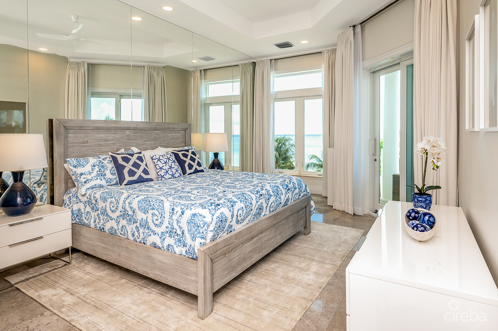 THE PINNACLE VILLA 30 & GARAGE