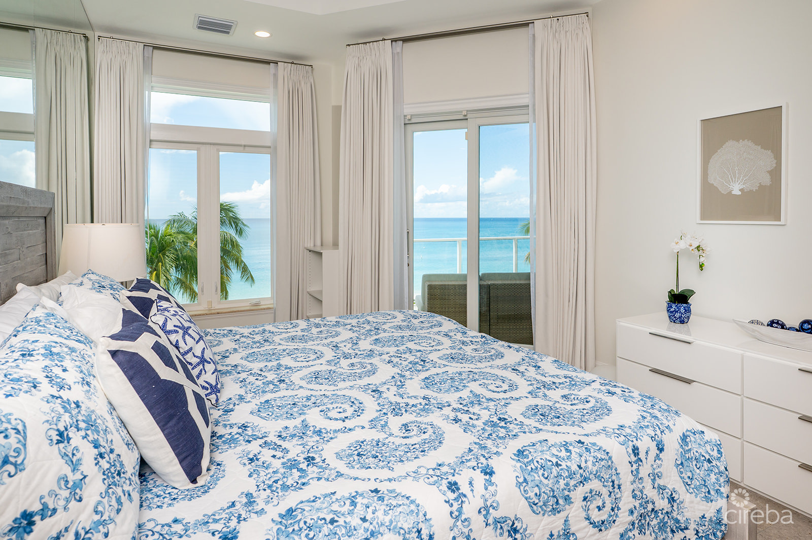 THE PINNACLE VILLA 30 & GARAGE