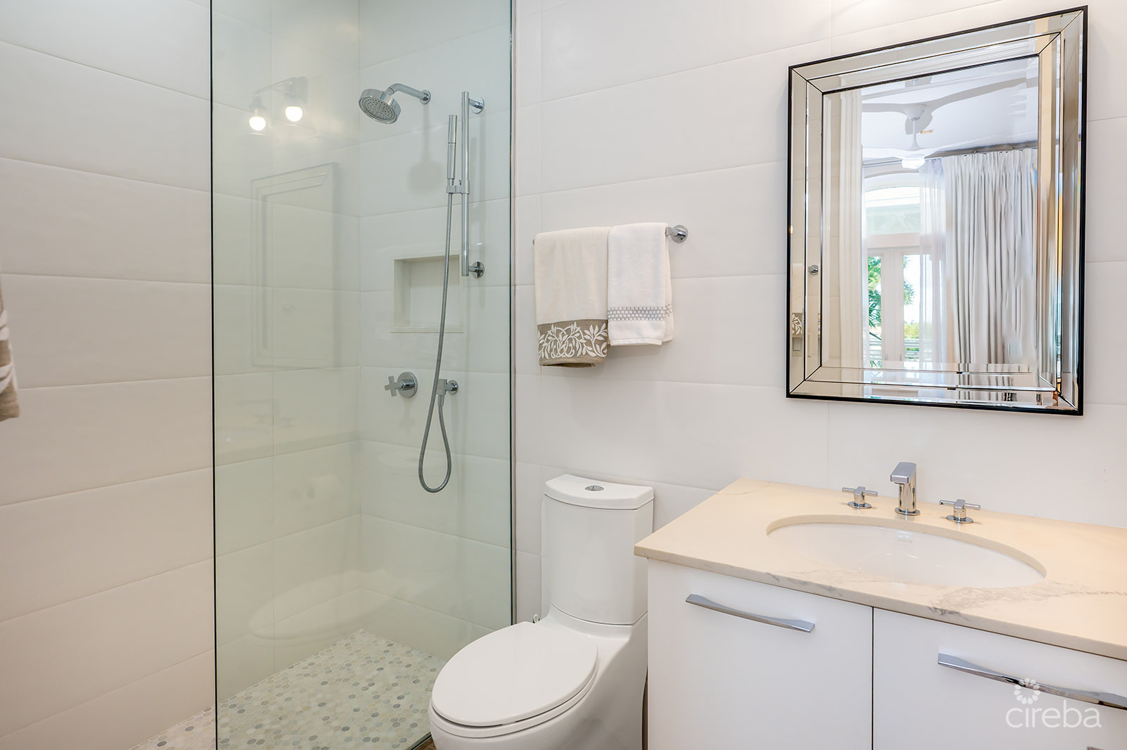 THE PINNACLE VILLA 30 & GARAGE