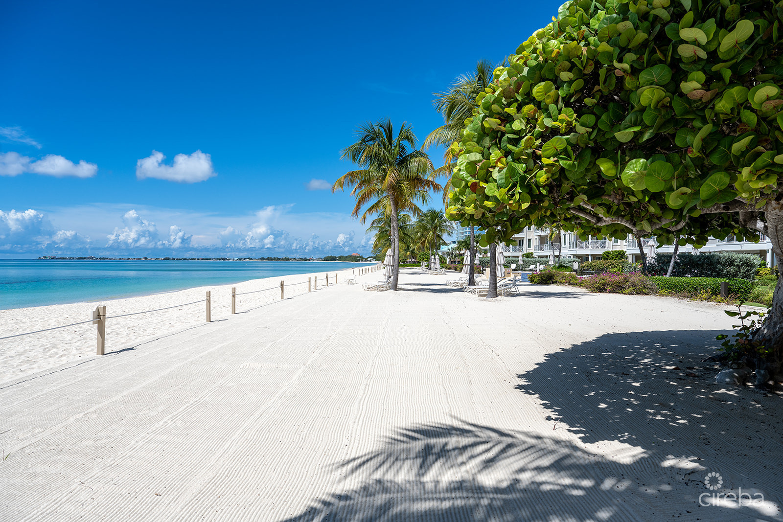 THE PINNACLE VILLA 30 & GARAGE