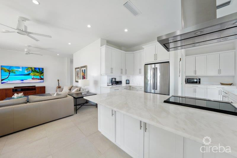 UNIQUE PATRICK'S ISLAND CANALFRONT W GUEST HOUSE | 3 CAR GARAGE