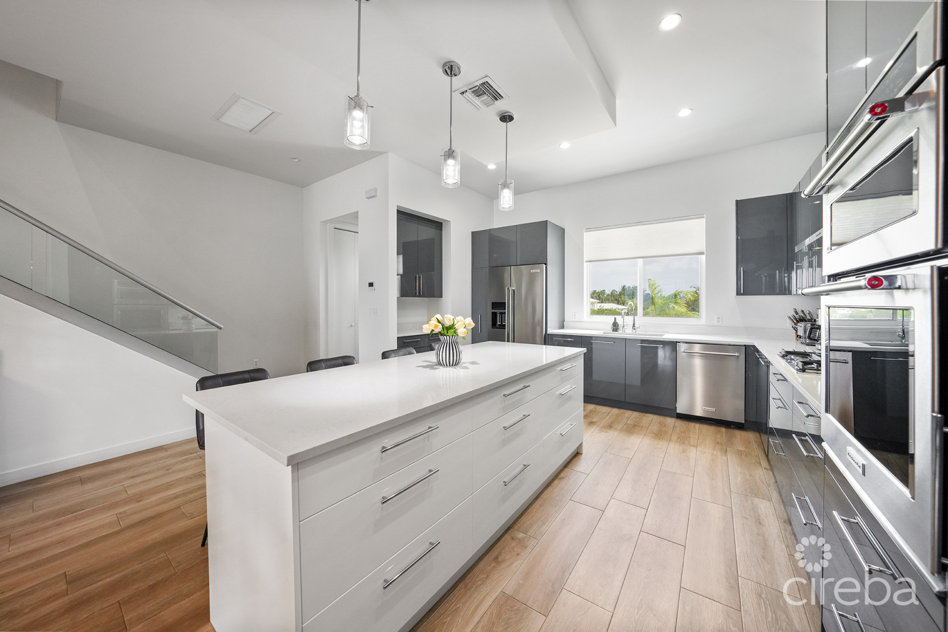 OCEAN CREST #21, GEORGE TOWN WATERFRONT