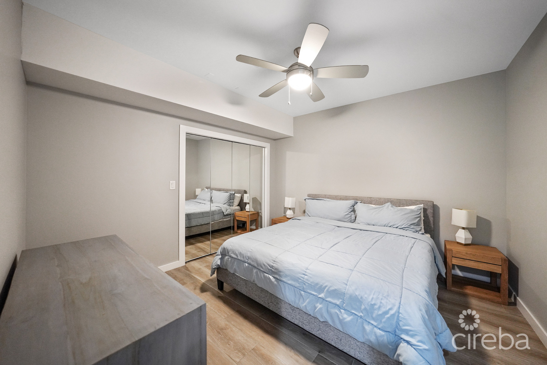 OCEAN CREST #21, GEORGE TOWN WATERFRONT