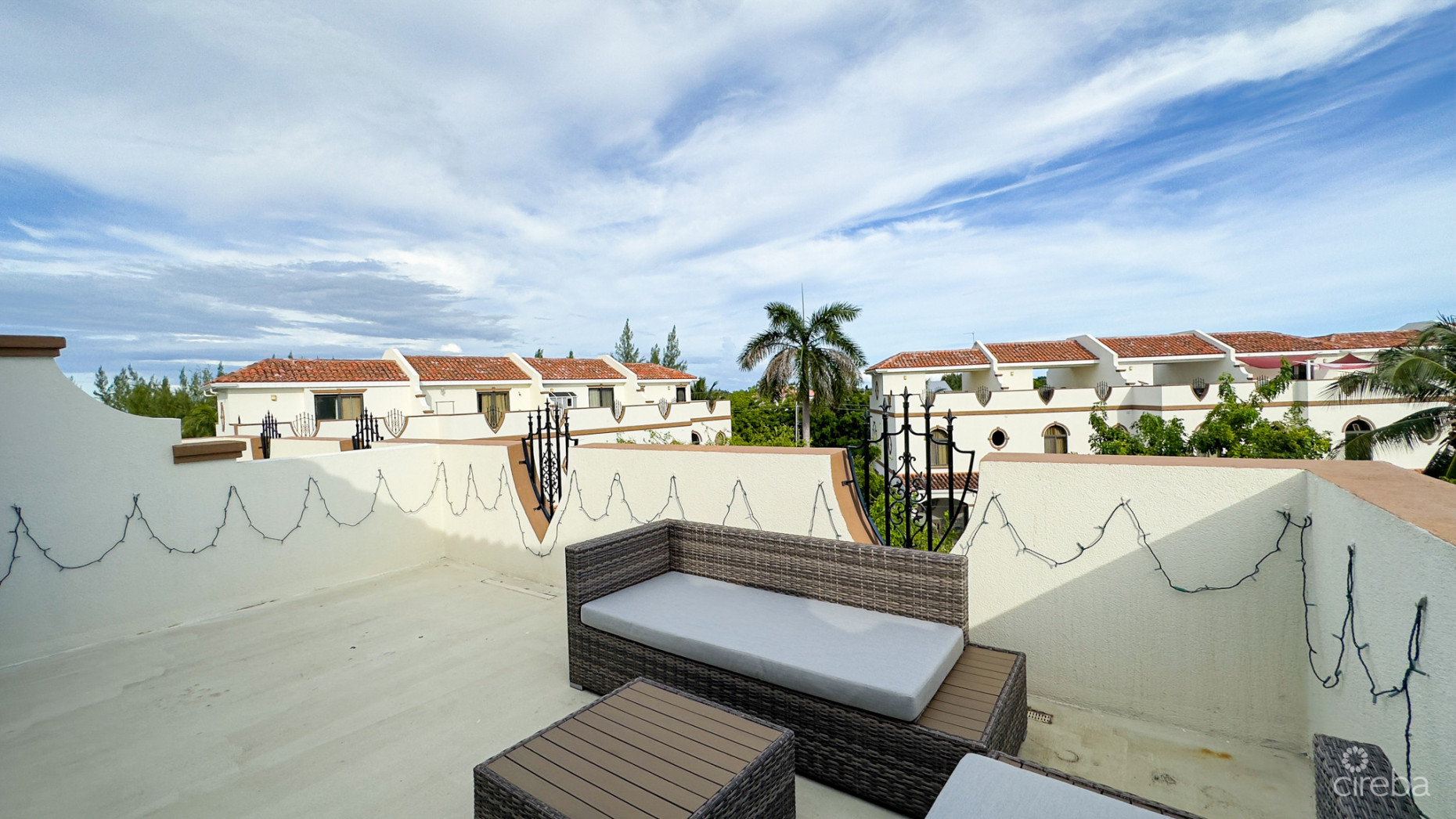 2 BEDROOM SAN SEBASTIAN TOWNHOUSE