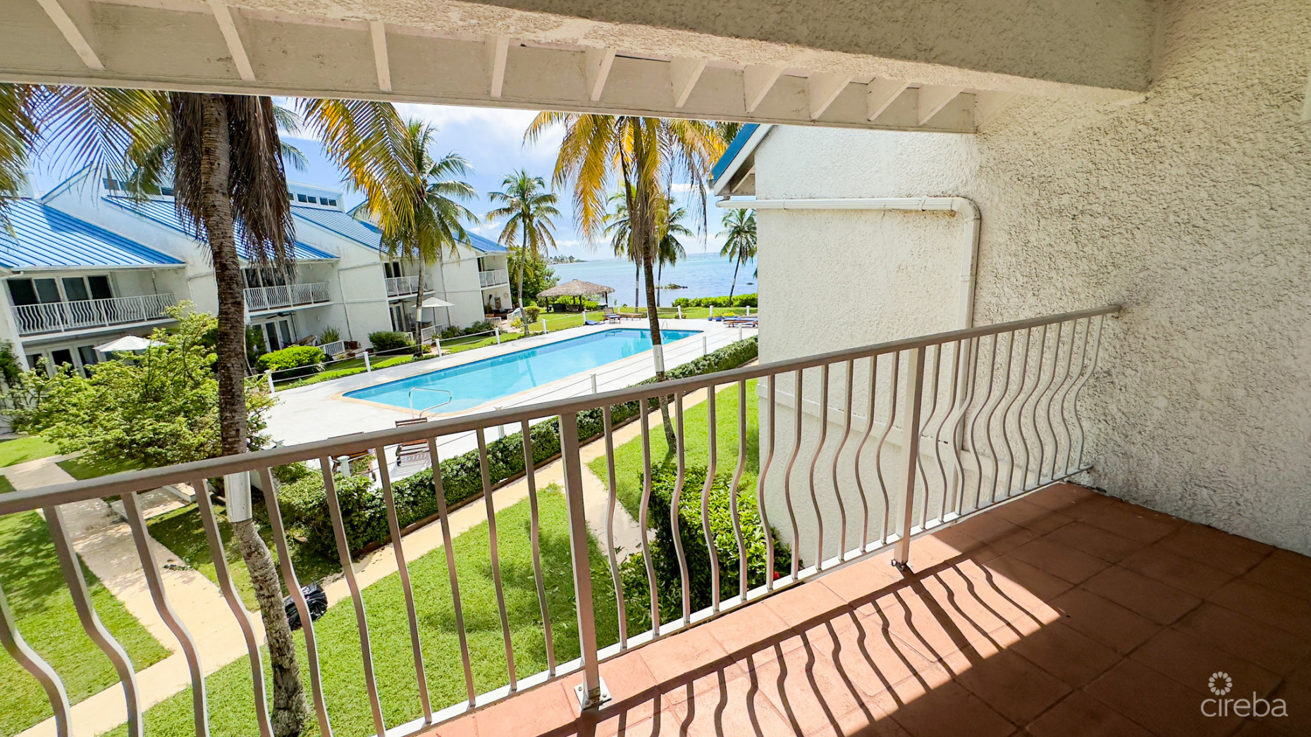 3 BED OCEAN VIEW - BY THE SEA