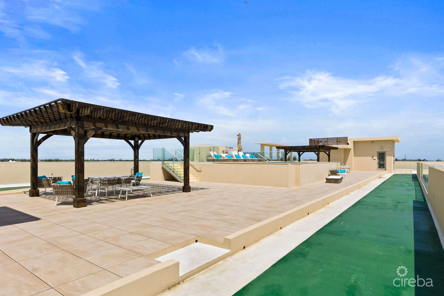 HARBOUR WALK TURNKEY BOUTIQUE CONDO