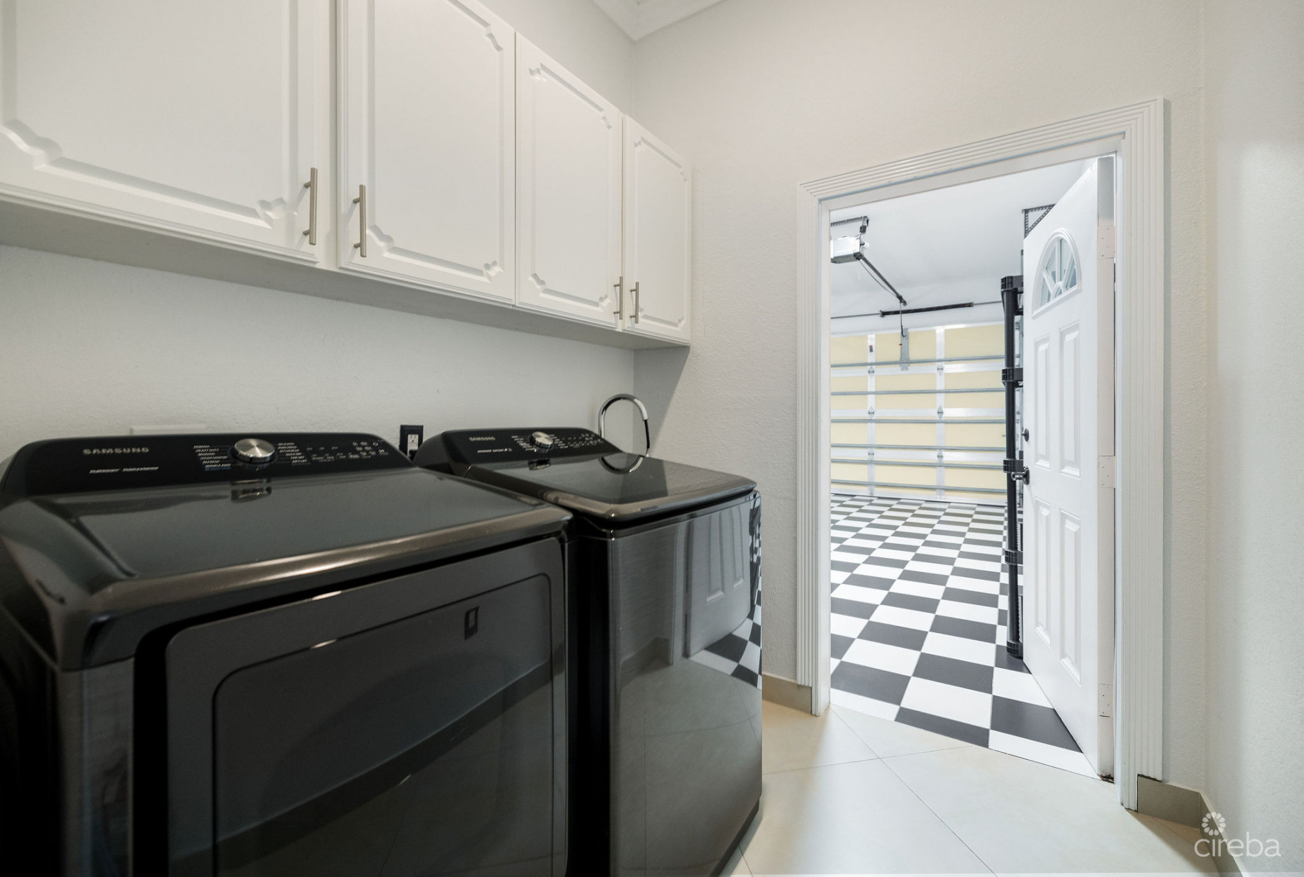 A CONTEMPORARY ISLAND ESCAPE ON RUM POINT DRIVE