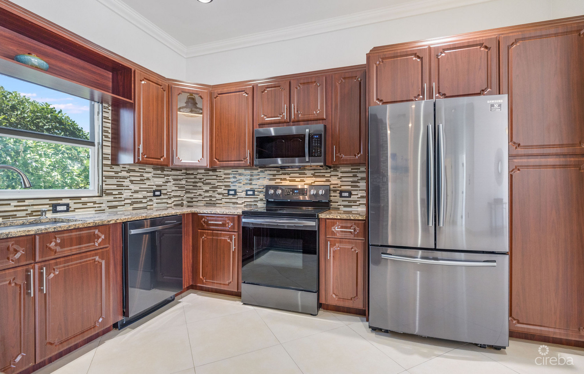 A CONTEMPORARY ISLAND ESCAPE ON RUM POINT DRIVE