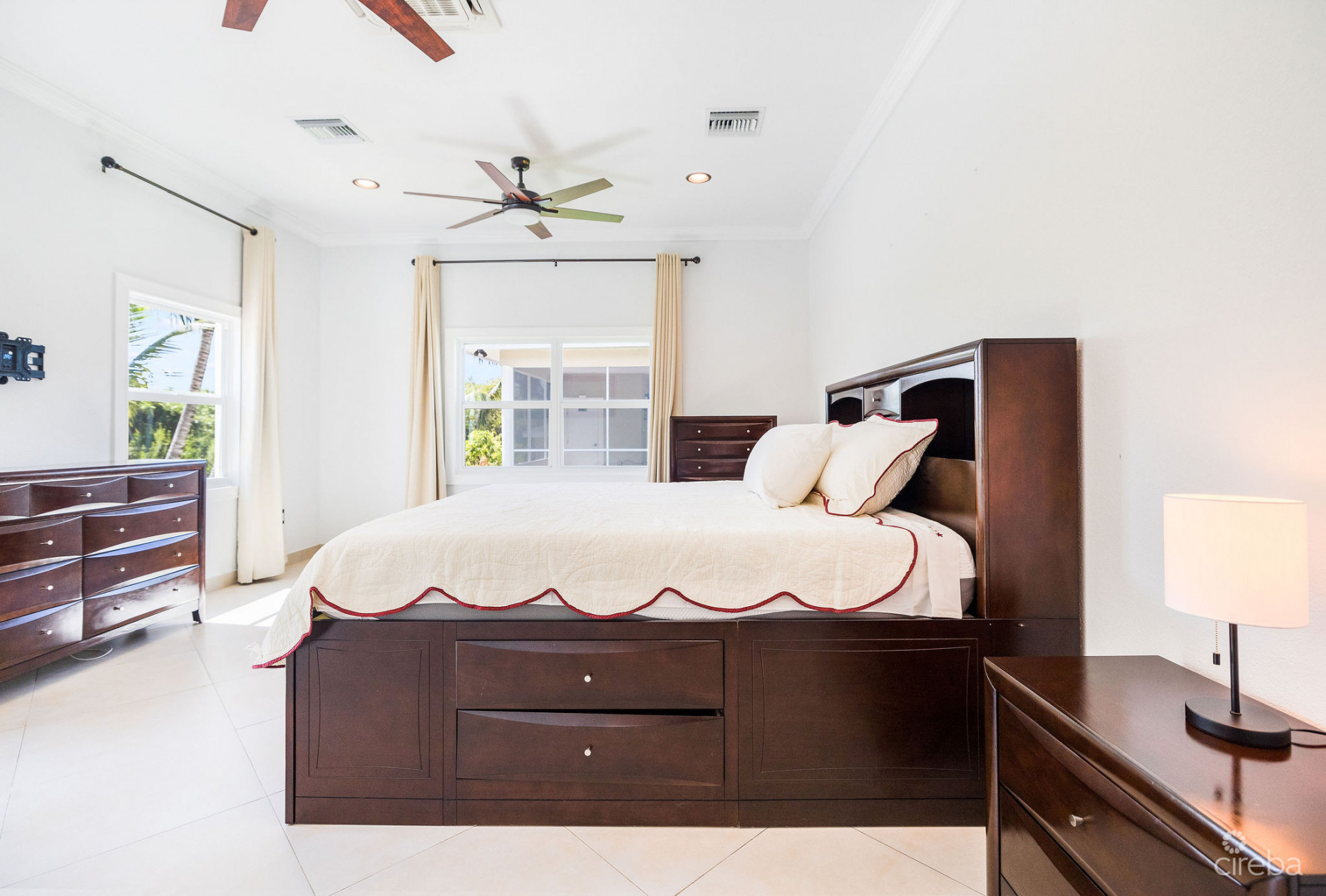 A CONTEMPORARY ISLAND ESCAPE ON RUM POINT DRIVE