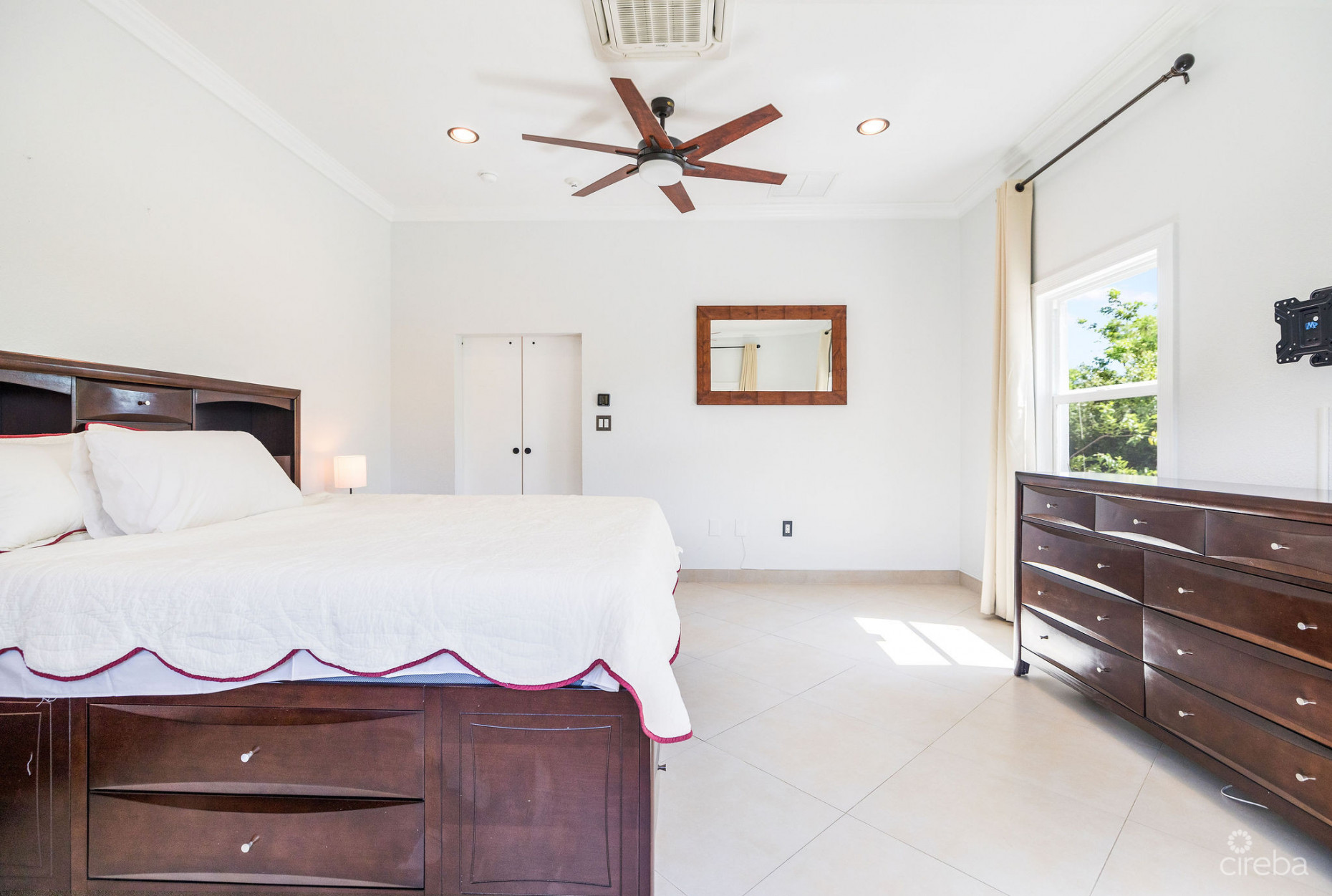 A CONTEMPORARY ISLAND ESCAPE ON RUM POINT DRIVE