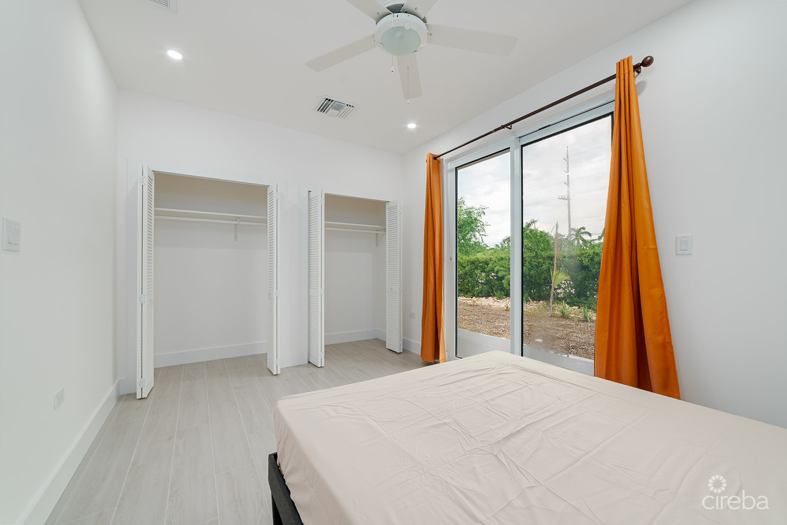 2 BEDROOM CONDO IN YARL