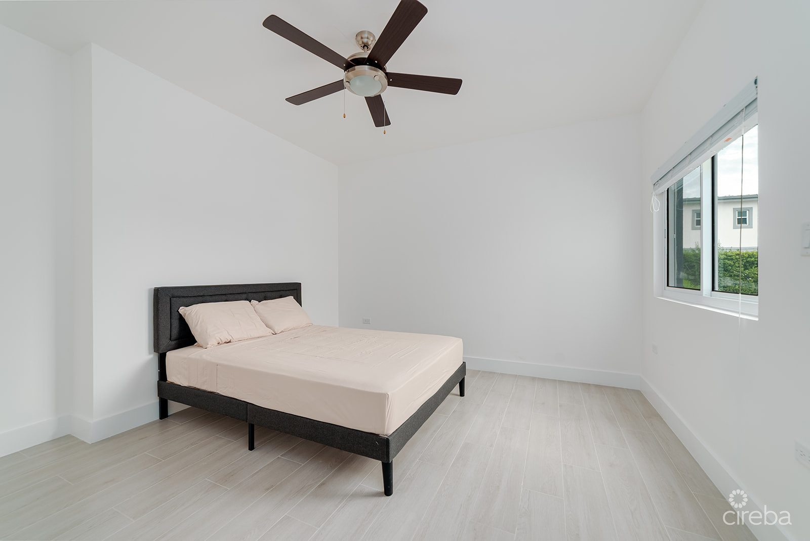 2 BEDROOM CONDO IN YARL