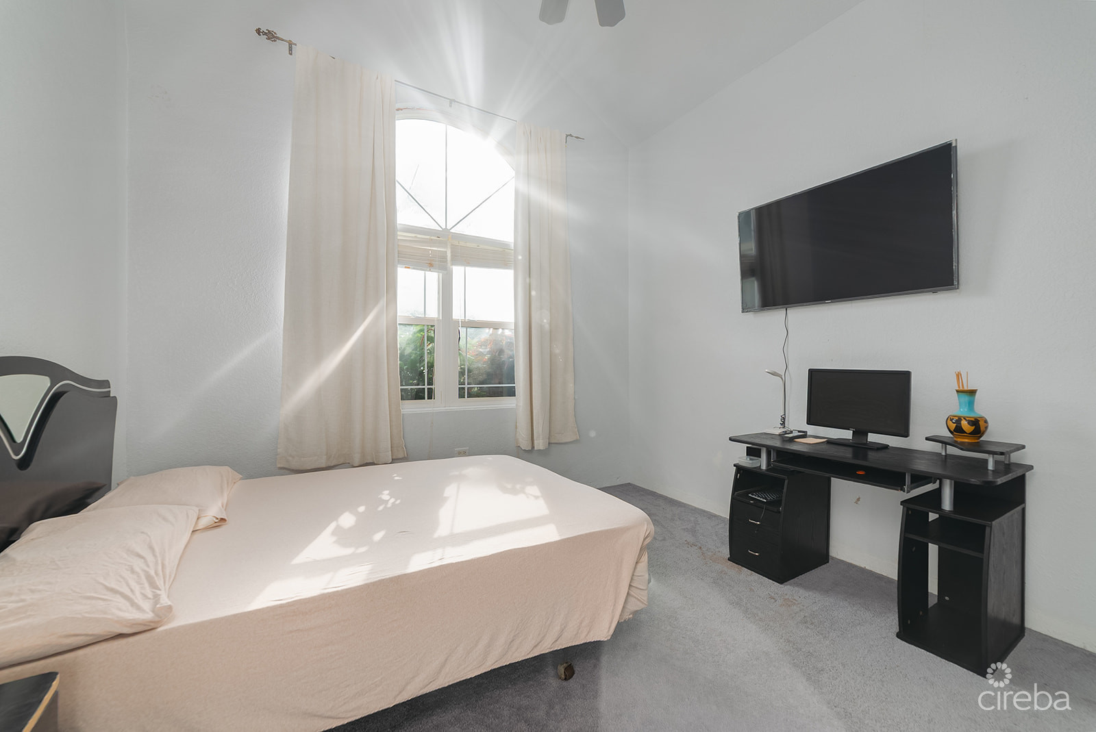 4-BEDROOM FAMILY GEM IN SAVANNAH MEADOWS  W/RENTAL UNIT