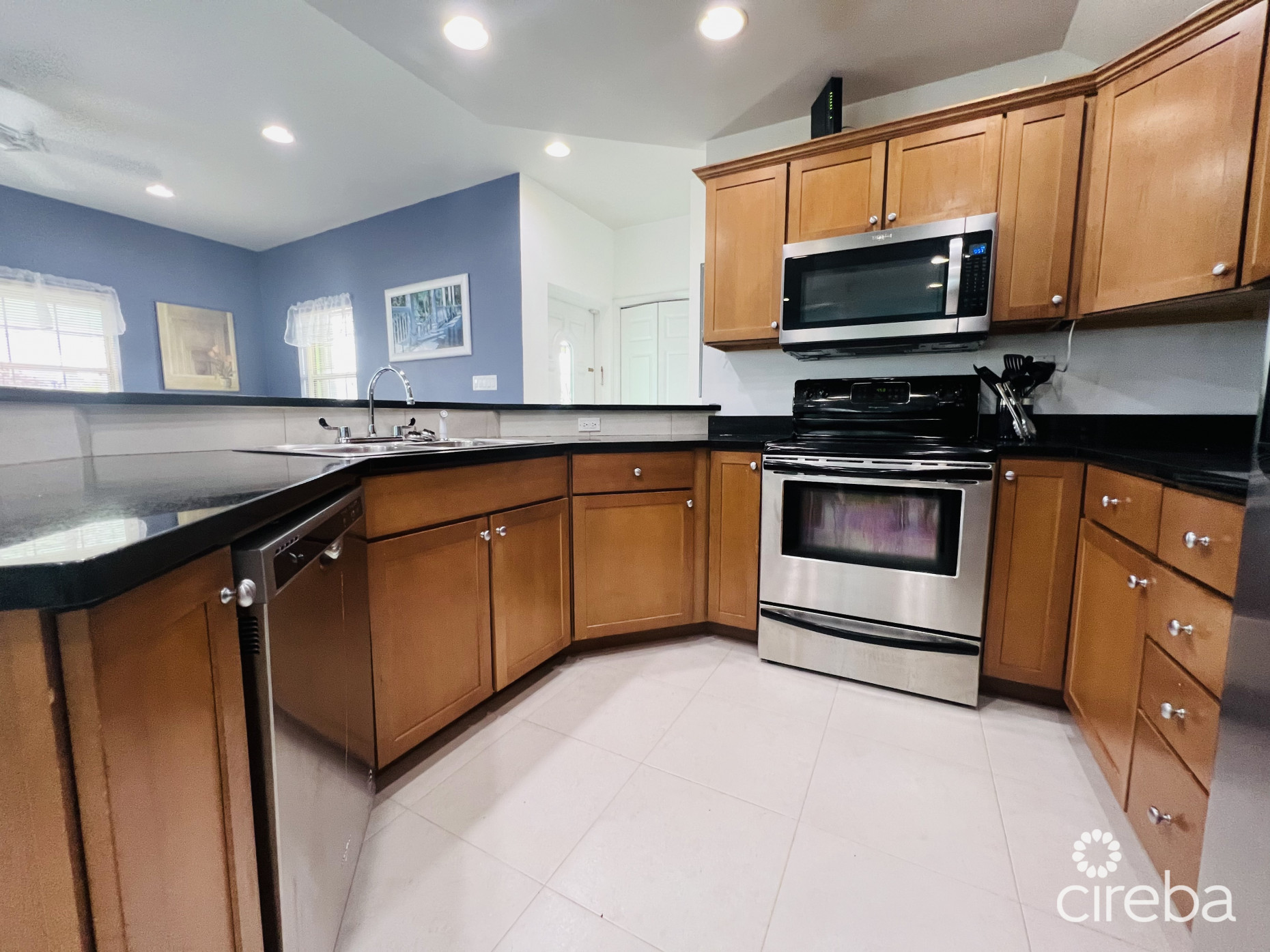 EAST END PARADISE VILLAS.  3 BED, 3 BATH + DEN WITH PRIVATE BEACH