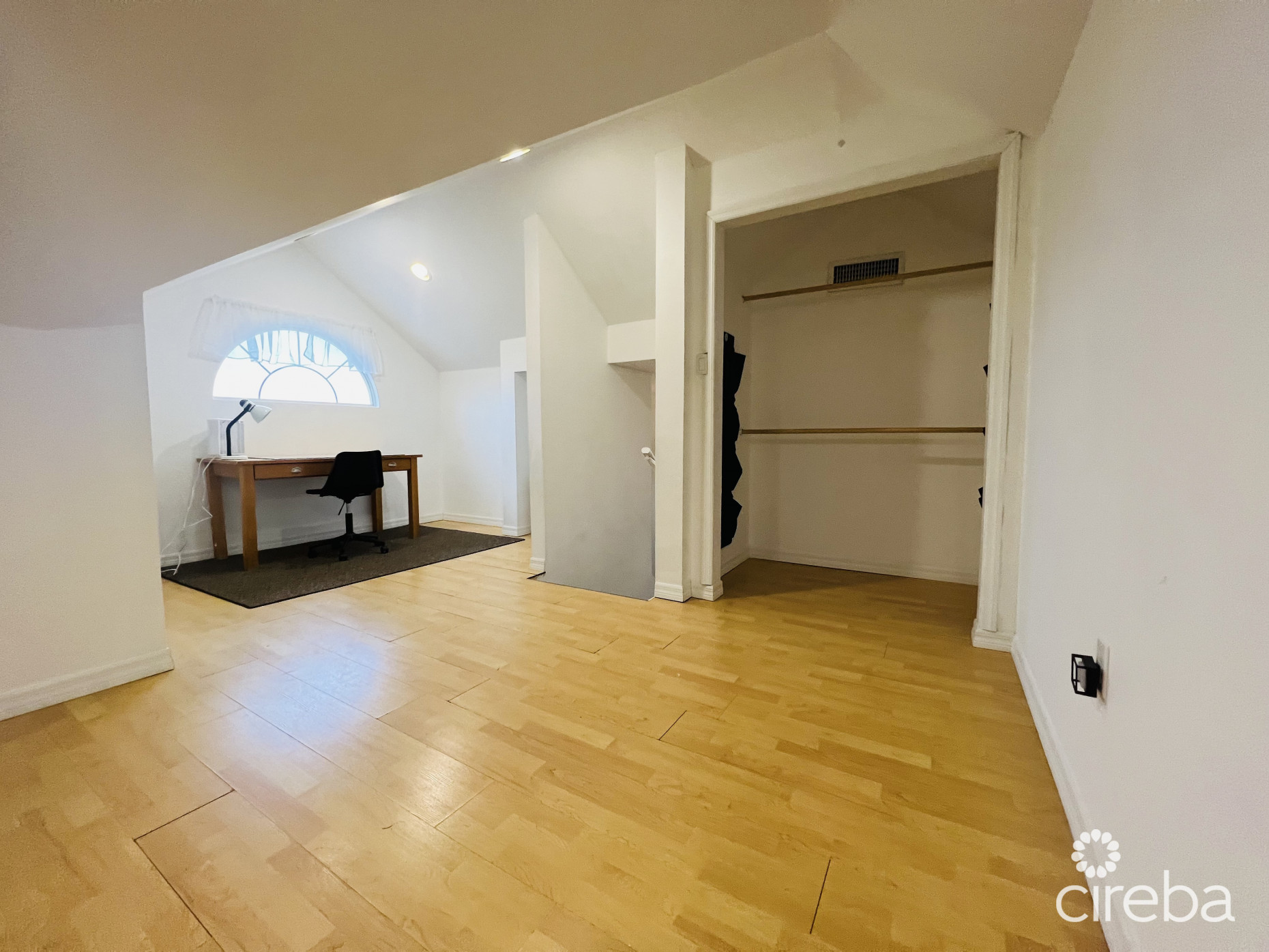 EAST END PARADISE VILLAS.  3 BED, 3 BATH + DEN WITH PRIVATE BEACH