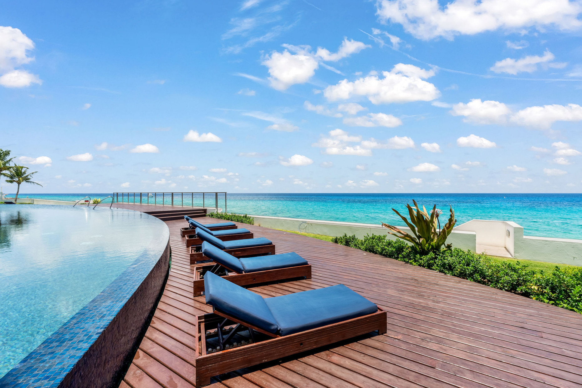 Oceana 105 - Grand Terrace Oceanfront Residence