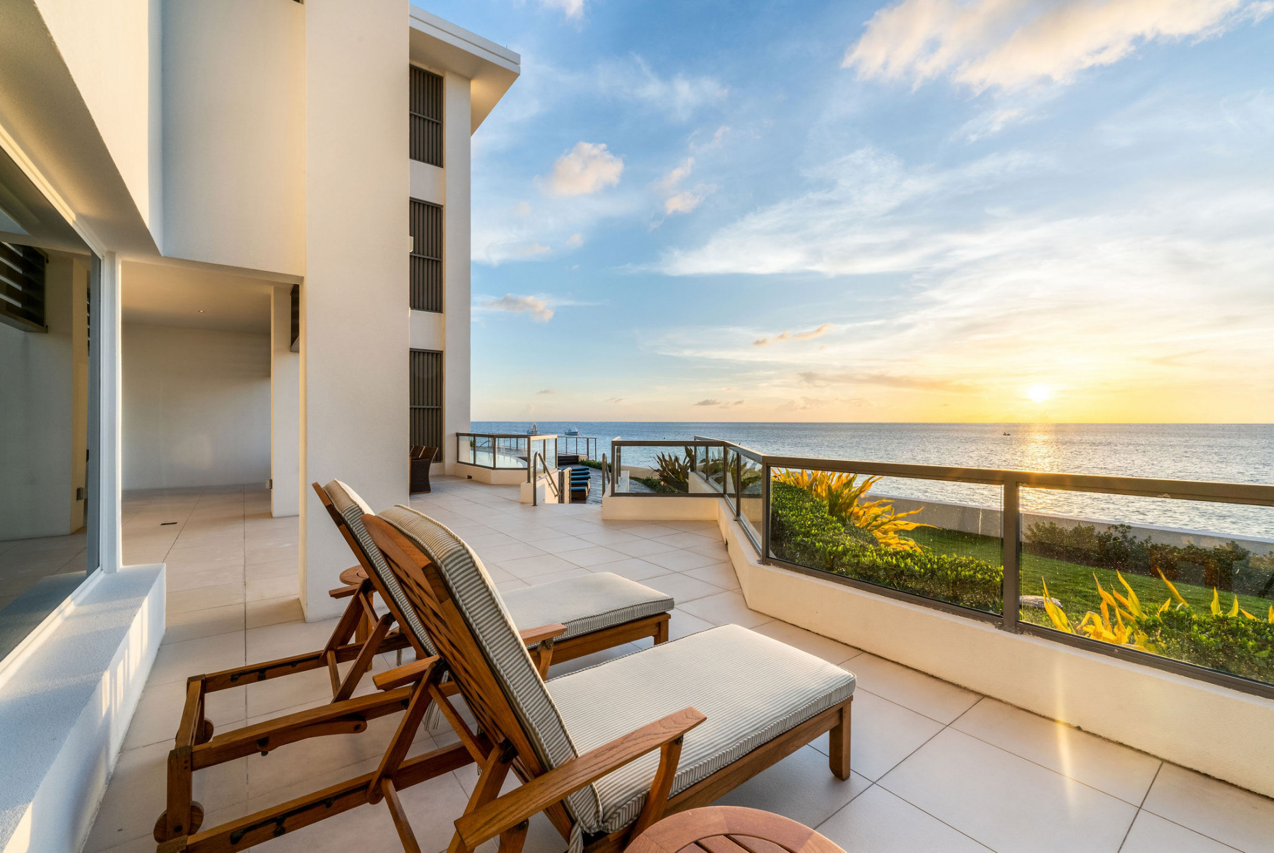 Oceana 105 - Grand Terrace Oceanfront Residence