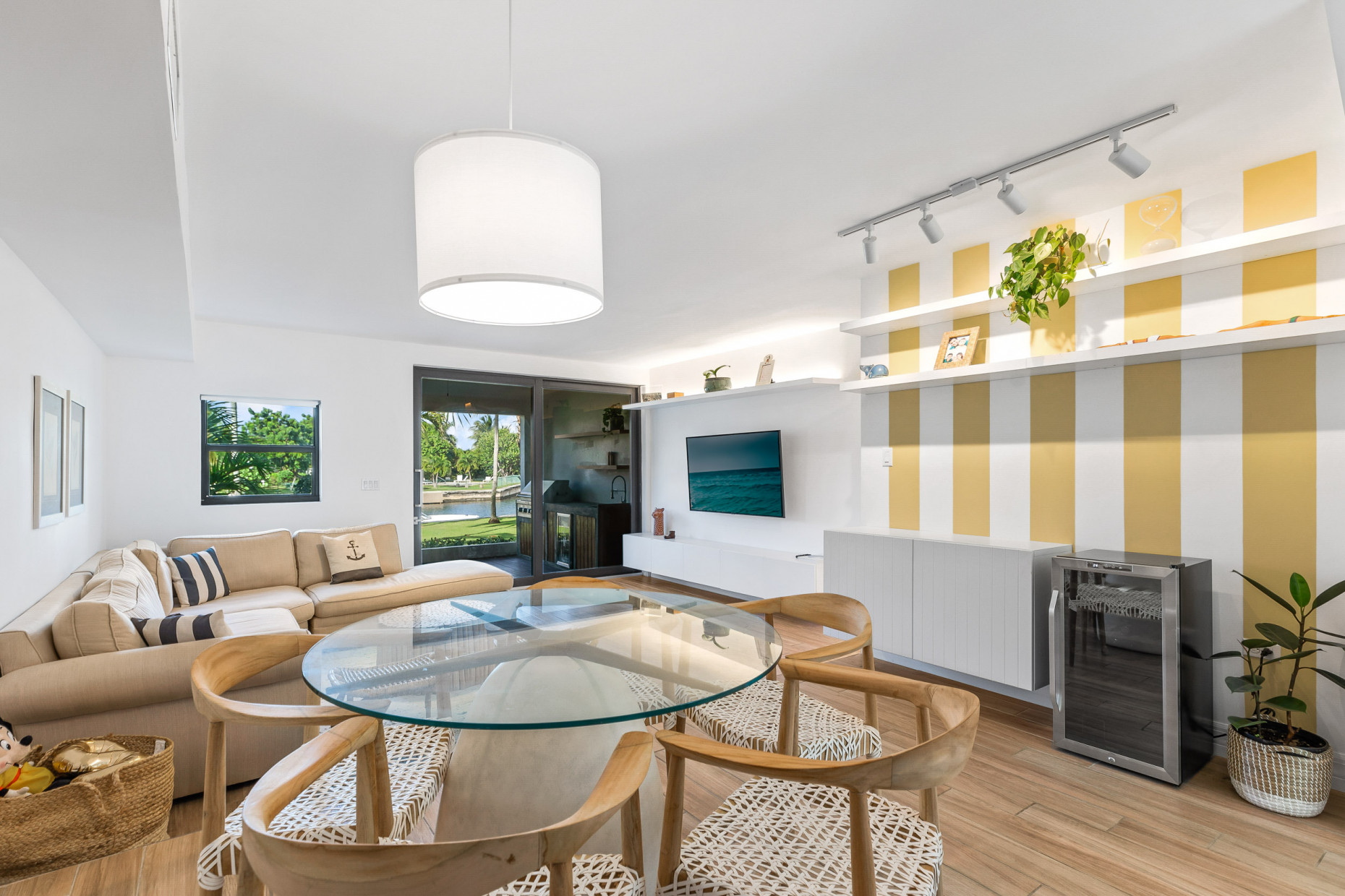 Canalfront 4 Bed | 4.5 Bath - Newly Renovated Governors Harbour Home