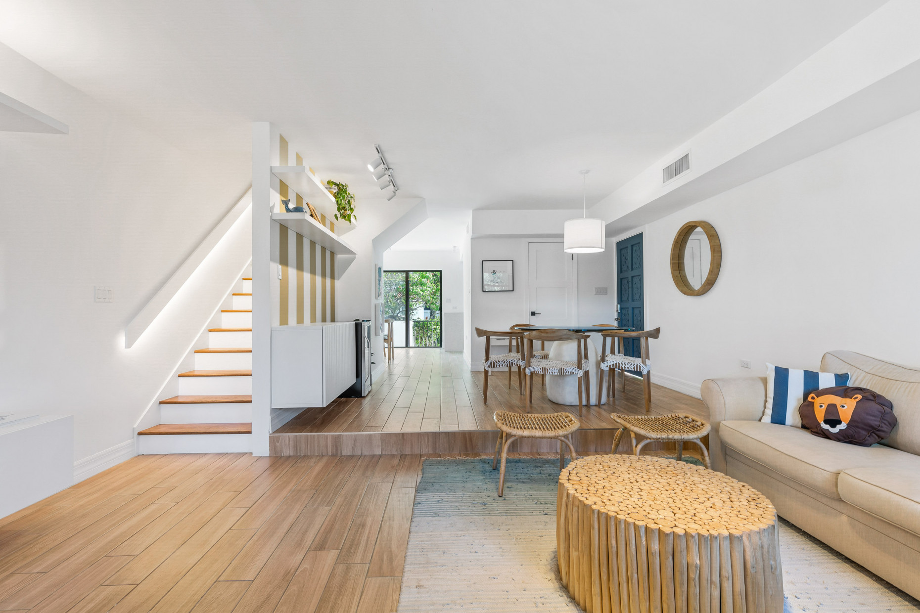 Canalfront 4 Bed | 4.5 Bath - Newly Renovated Governors Harbour Home