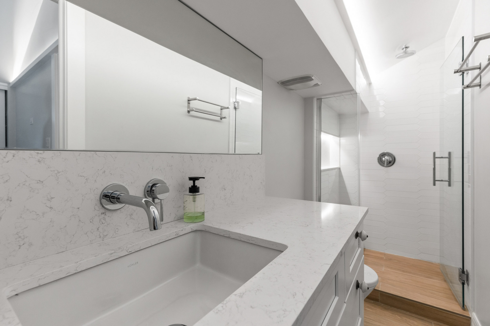 Canalfront 4 Bed | 4.5 Bath - Newly Renovated Governors Harbour Home