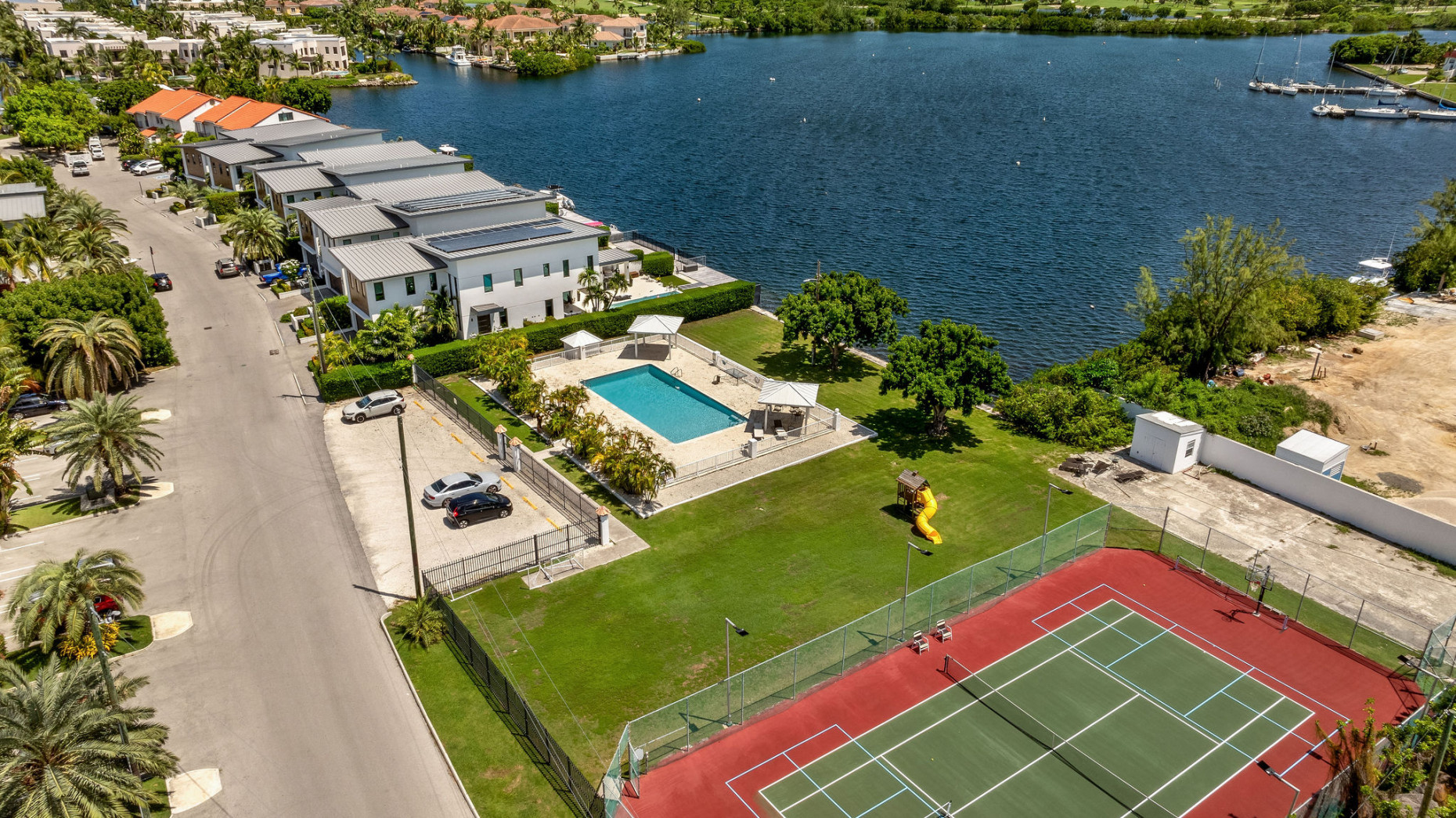 Canalfront 4 Bed | 4.5 Bath - Newly Renovated Governors Harbour Home