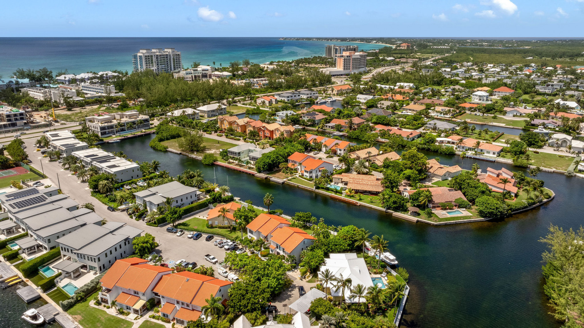 Canalfront 4 Bed | 4.5 Bath - Newly Renovated Governors Harbour Home