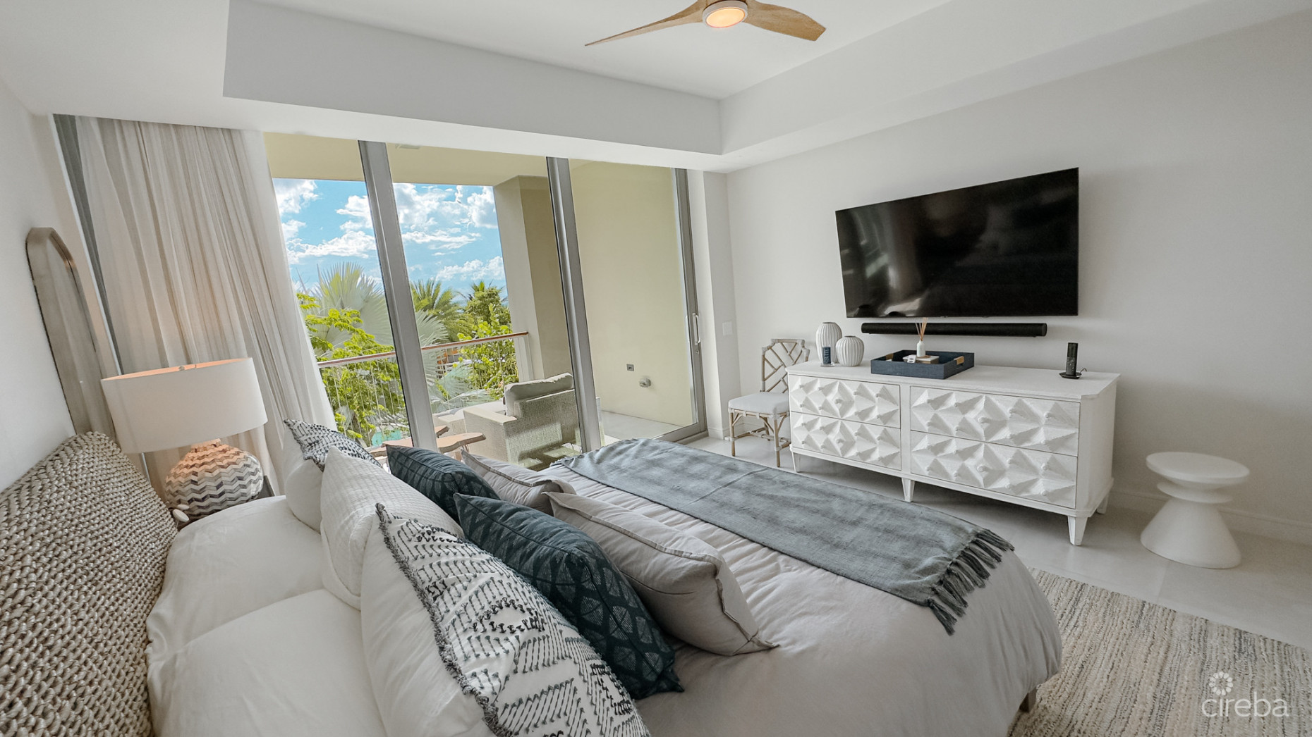 3 BED SEAFIRE RESIDENCE SEVEN MILE BEACH