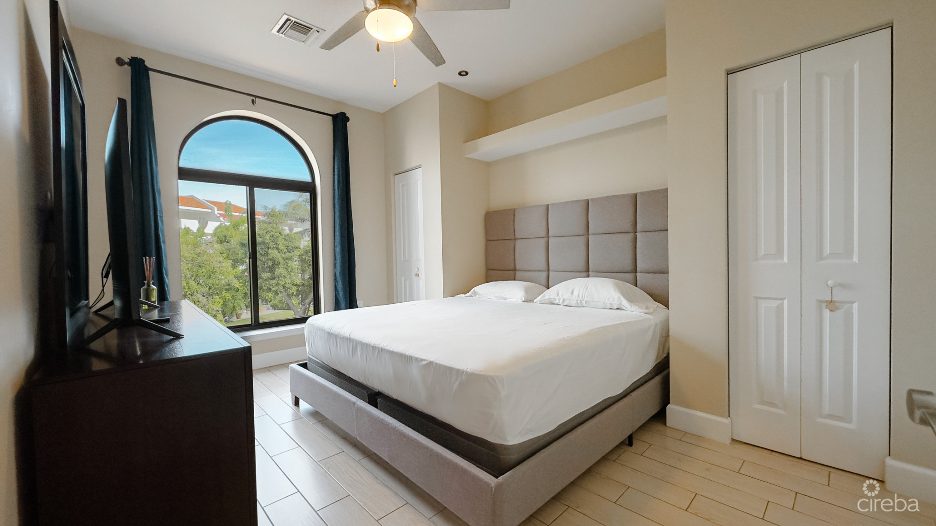 2 BEDROOM SAN SEBASTIAN TOWNHOUSE