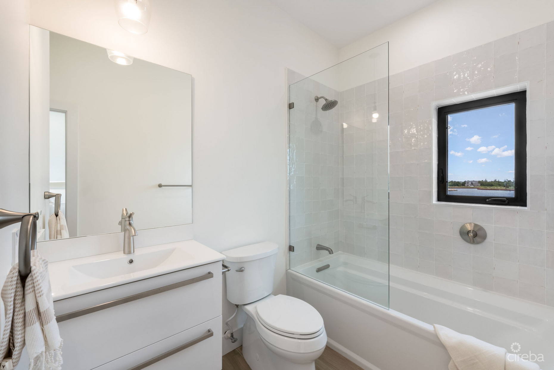 AUBURN BAY 3, CANAL FRONT HOME